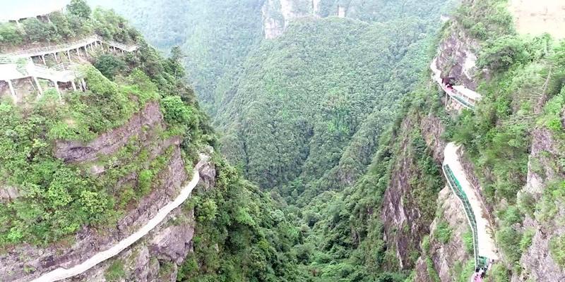 湖北十堰查获170箱“假大空”组合烟花